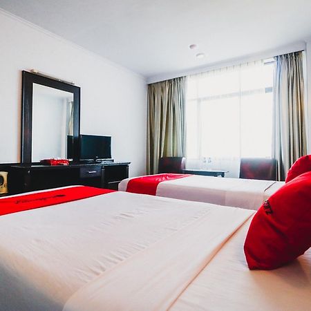 Reddoorz Plus Near Mall Ratu Indah 2 Makassar Eksteriør billede