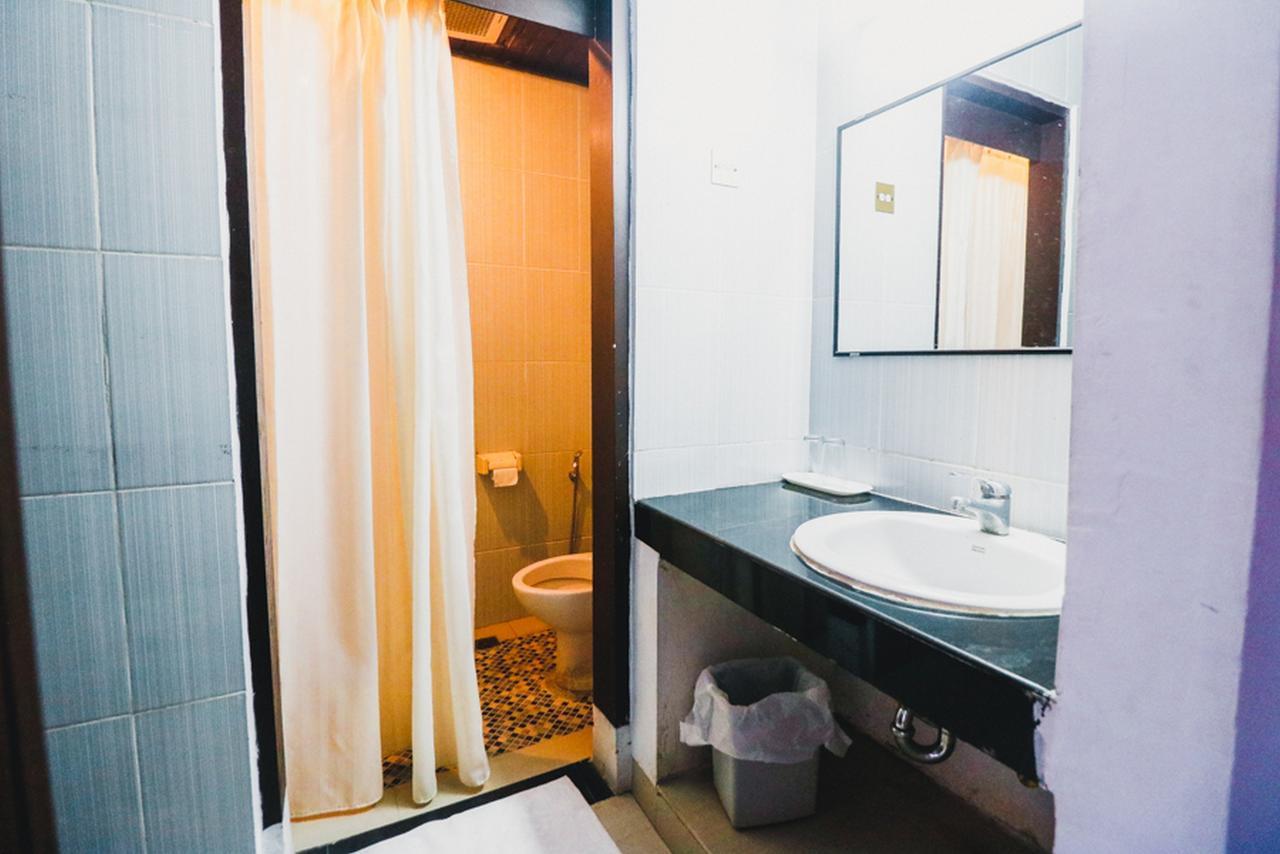 Reddoorz Plus Near Mall Ratu Indah 2 Makassar Eksteriør billede