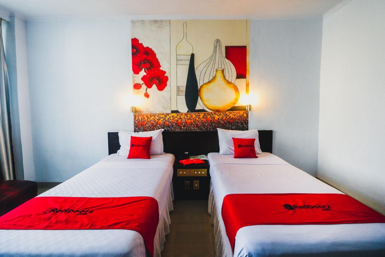 Reddoorz Plus Near Mall Ratu Indah 2 Makassar Eksteriør billede