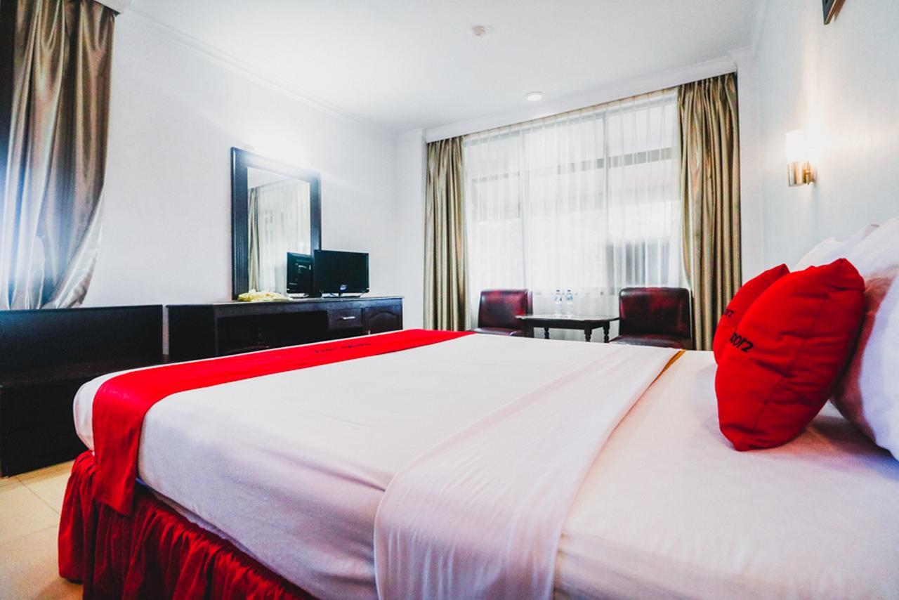 Reddoorz Plus Near Mall Ratu Indah 2 Makassar Eksteriør billede
